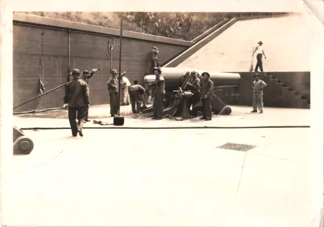 Orig. Vintage Photo 12-inch Coast Defense Mortar and Crew Hawaii c. 1925