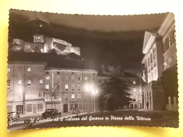 Gorizia - Il Castello ed il Palazzo del Governo in Piazza della Vittoria.