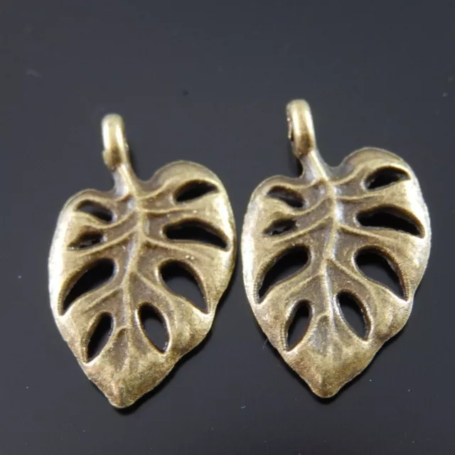 40 Stück Antiqued Bronze Ausgehöhlte Blatt Charms Anhänger Dangle 15x12mm 03103