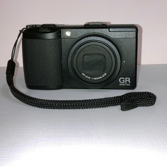 Ricoh GR DIGITAL III 10.0MP Digital Camera - Black (2009)