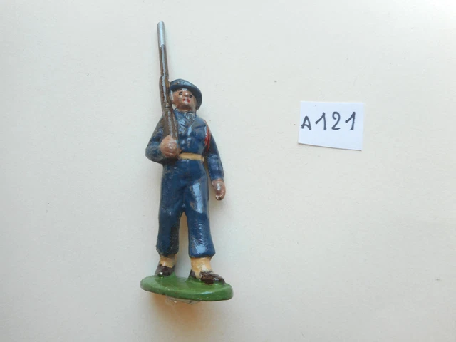 ancien soldat aluminium chasseur alpin béret bleu quiralu défilant fusil épaule