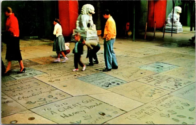 Postcard Graumans Chinese Restaurant Forecourt Hollywood California D47