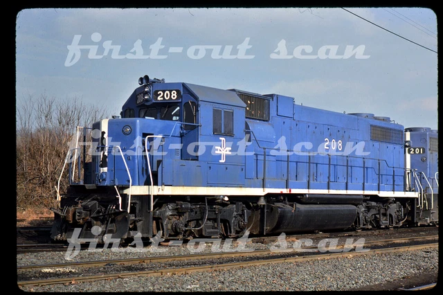 D Original Slide - Boston & Maine B&M 208 EMD GP-38 at Mechanicville NY 1979