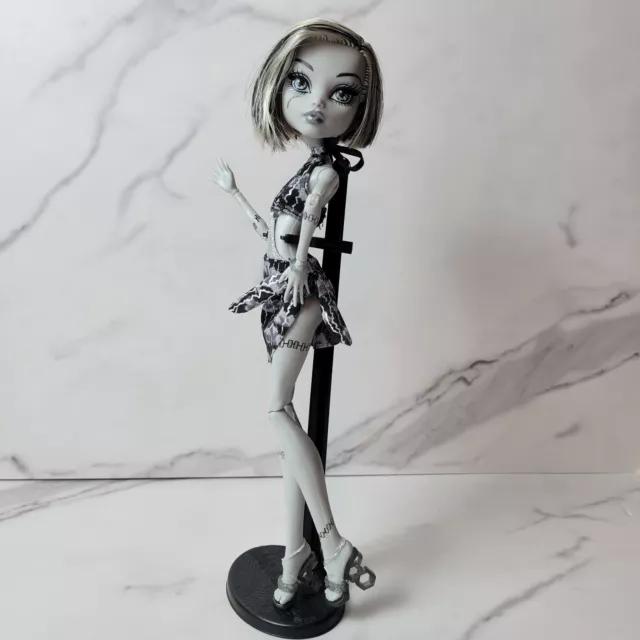 Monster High Frankie Stein Skull Shores Black and White Doll 2011 with Stand