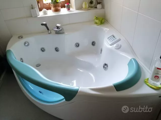 vasca idromassaggio angolare