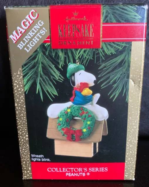 Hallmark Keepsake Ornament "Peanuts" Collector Series Magic Blinking Lights '92