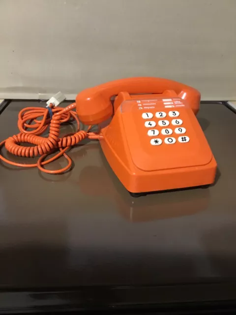 Téléphone à touches orange Vintage années 70 pour déco 2