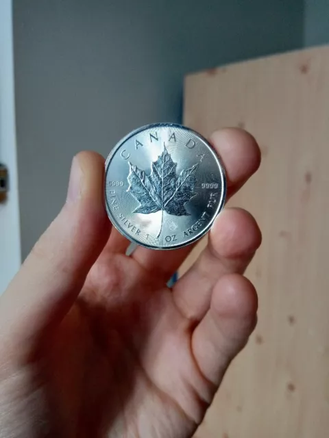 2018 Canadian Maple Leaf 1oz Silver Coin ( 9999 Fine Silver )