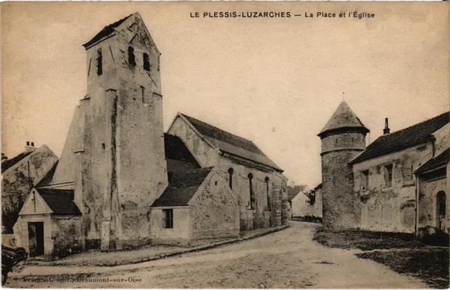 CPA Le Plessis Luzarches La Place et l'Eglise (1340093)