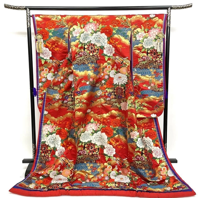 Japanese Kimono Uchikake Luxurious Wedding Embroidery Pure Silk Flower Red K444