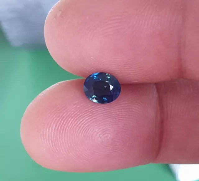 1.1 Carat Natural Corundum Blue Sapphire Royal Blue Oval cut 3