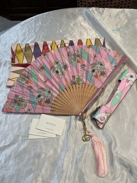 GUCCI folding fan ￼Lovelight ￼floral pink unused