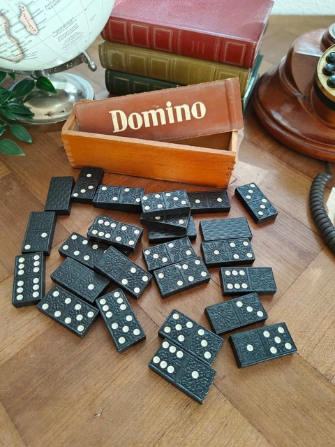 Ancien Jeu De Dominos Miniature - Bois Rouge - Complet Avec Sa Boîte - Fabrication Française