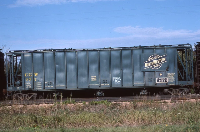 T: Orig Slide CNW CGW Chicago Great Western 40' Dry Flo Hopper #777 in 1984