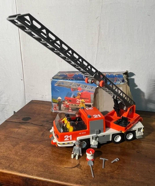 CR ?, camion de pompiers à échelles mécanique en tôle lithographiée