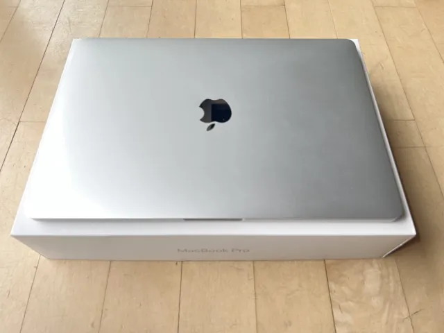 Apple MacBook Pro 13 pollici 2018 - 256 GB - 8 GB - TouchBar - 4x TB3 - argento