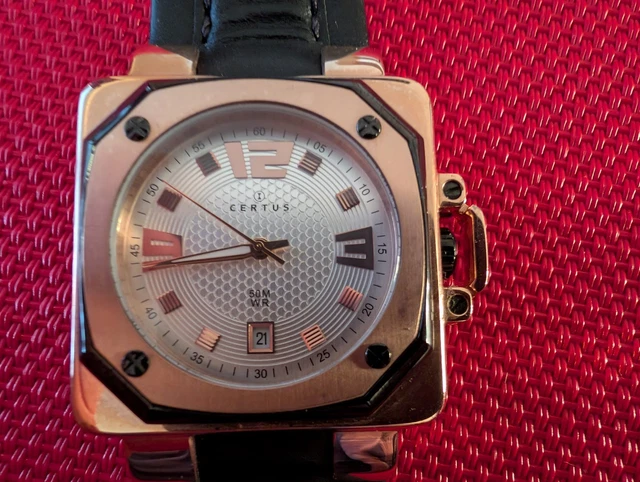 Jolie montre homme Certus rectangulaire vintage