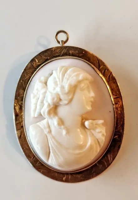 Antique Victorian Carved Shell Cameo Brooch/Pendant Bezel Set 10K Yellow Gold