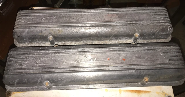 1959-67 Chevy Corvette GM 7 Finned Alum Valve Covers 3726086 staggered