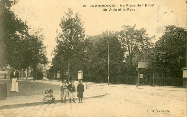 France Courbevoie Paris - La Place de l'Hotel de Ville at le Parc old postcard