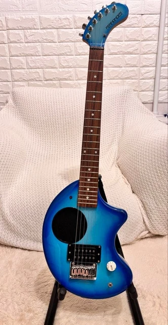 FERNANDES ZO-3 BLUE body, no rust. We will handle the repair