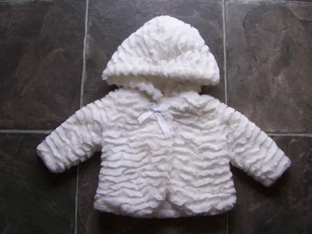 BNWNT Baby Girl's White Fluffy Hooded Jacket Coat Size 00