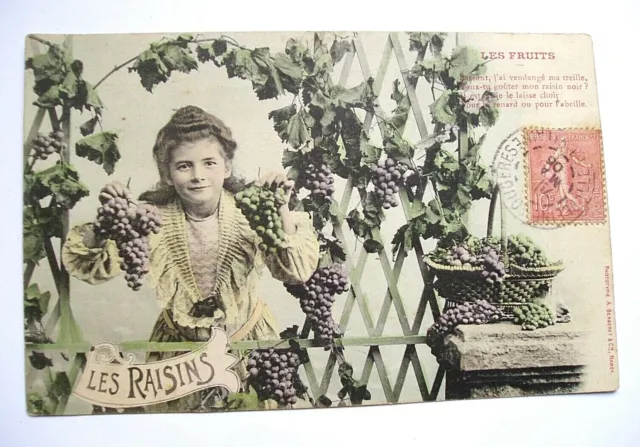 Belle CPA Les fruits Les Raisins photo fillette carte postale ancienne