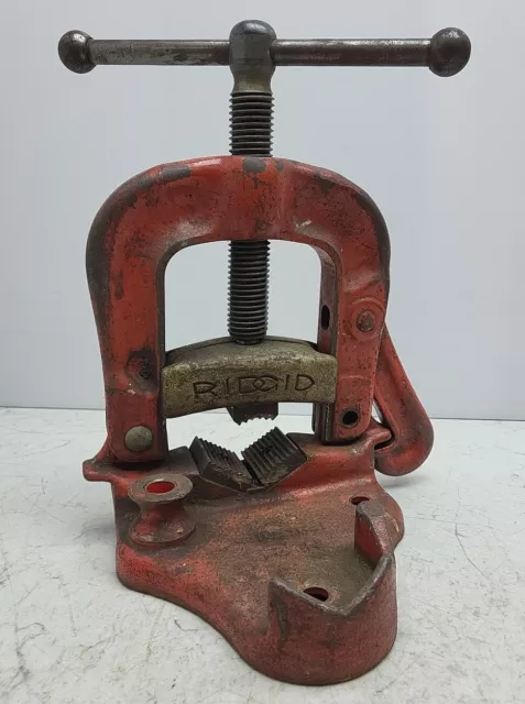Ridgid Tools No 24 Bench Mount Yoke Pipe Vise 1/8" TO 3 1/2" *USED