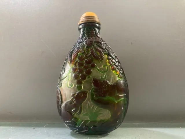 Noble Coloured glaze Double nesting carved squirrel grapes statue snuff bottle