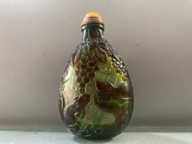 Noble Coloured glaze Double nesting carved squirrel grapes statue snuff bottle