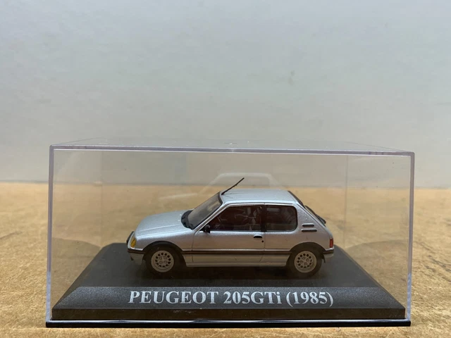 Coffret Duo Peugeot 205 XL 1985 & GTI 1984 – 1/87 HO – Universal Hobbies – Neuf