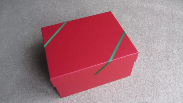 RED CARDBOARD PRESENTATION BOX 36 x 29 x 20 cms PLUS 40 VARIOUS SIZED GIFT BAGS