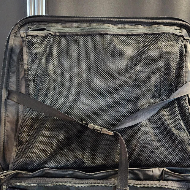 TUMI T-TECH 21" Upright Wheeled CARRY ON Expandable Bag Garment Suitor 4