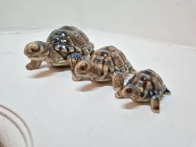 Set of 3 Miniature Wade Porcelain Tortoises Figurines Made In England, VGC