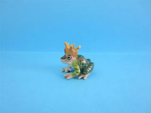 New Little Critterz "Kiss" Frog Prince Figurine So Cute/Popular *Mint*