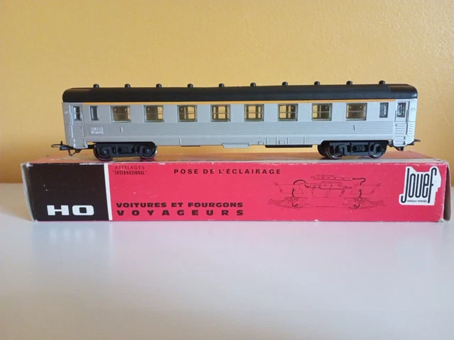 Voiture Voyageur SNCF 1ère Classe INOX Märklin HO N°4050 - Train Rapide, époque 3