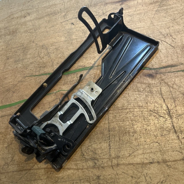 Base Metallica Per Sega Circolare Makita 5704R - Scarpa In Metallo Di Ricambio - Foto 3