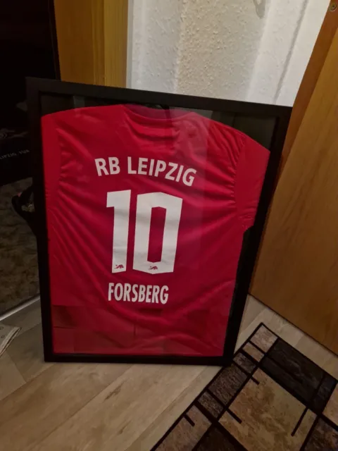 RB Leipzig Trikot Gr.L Forsberg mit Bundesligapatch im Bilderrahmen