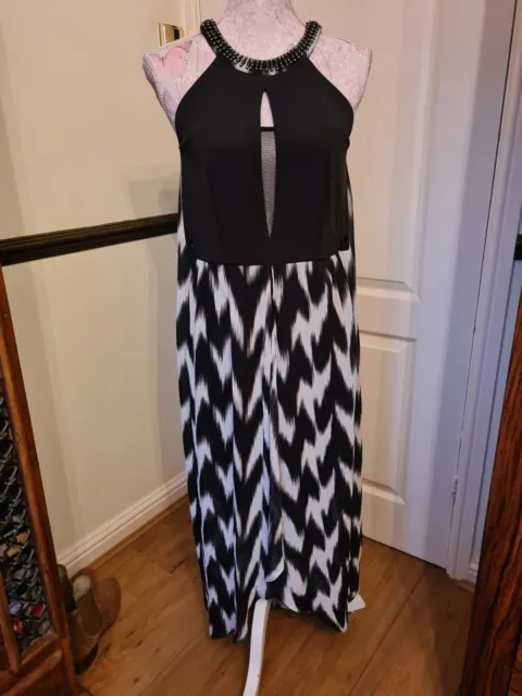 Ladies Black & White Maxi Dress - Size 8 - Morgan - "BNWT"