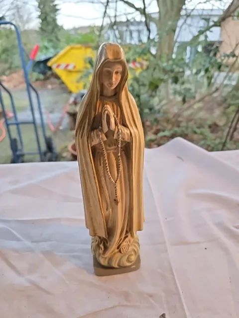 Religiöse Harzstatue Jungfrau Maria hält Baby stehende Figur für