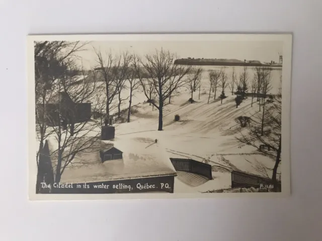 Carte postale ancienne Citadelle de Québec en hiver  vraie photographie Postcard