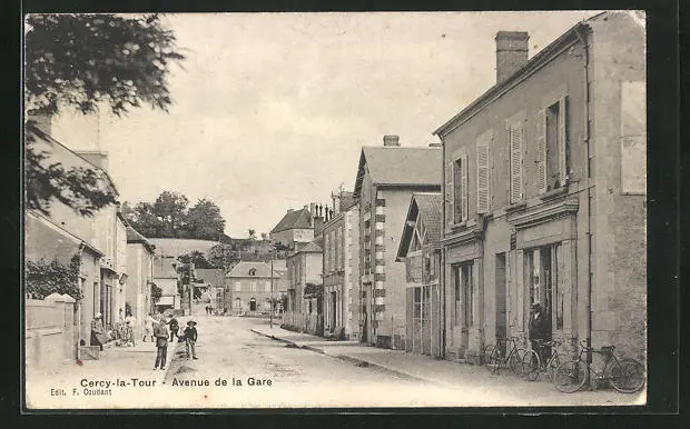 CPA Cercy-la-Tour, Avenue de la Gare 1907