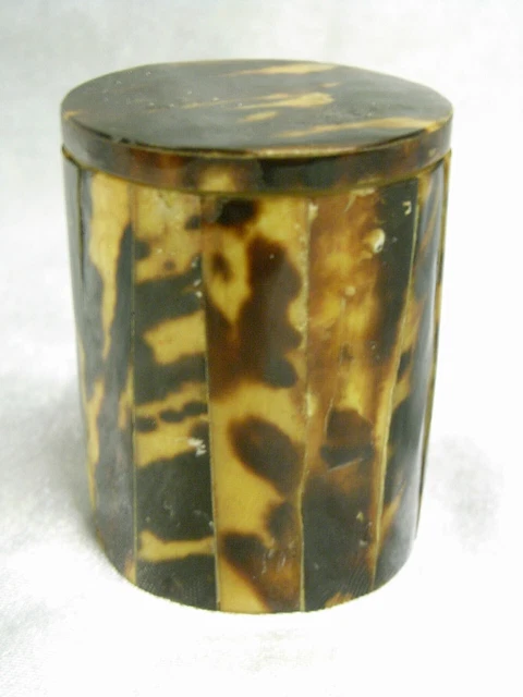 Ancienne Boîte à Bijoux / Boîte à Pilule En Porcelaine - Peinte à La Main - Objet D'Art - Occasion (H: 10.5cm)