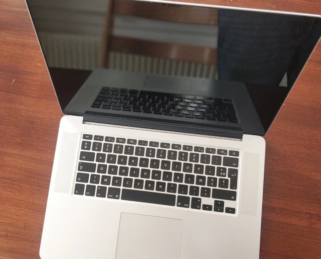 MacBook PRO 15,4p Retina Quad Core i7 2,3GHz 512 SSD Ram16go - A1398