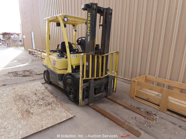 2011 Hyster H60FT 6,000 lbs Pneumatic Warehouse Forklift Truck -Parts/Repair