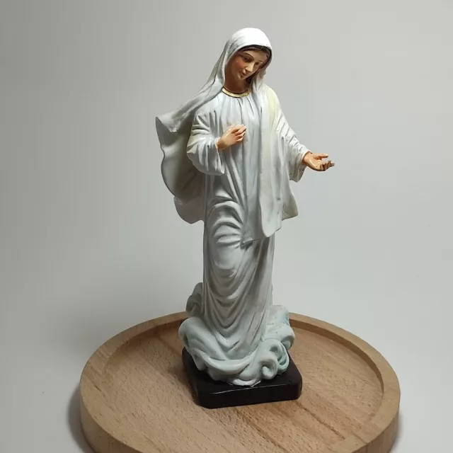 Statua della Madonna di Medjugorje da 20 cm in Resina e dipinta a mano