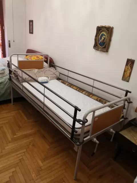 letto ortopedico con materasso antidecubito