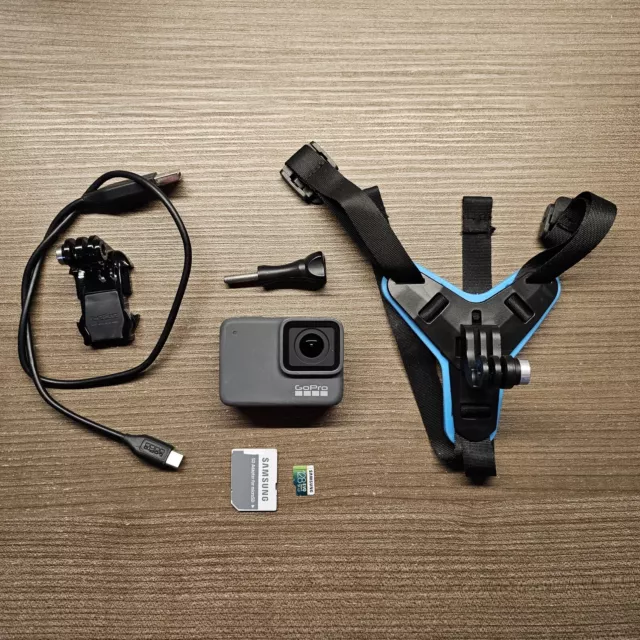 GoPro HERO7 Silver 10Mpx 4K Action Camera + MicroSD 128 GB