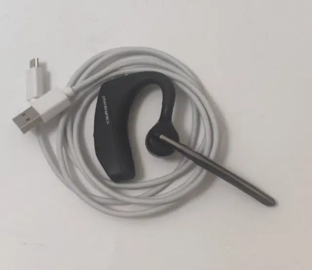 Plantronics PLT V5200 POTE16 Bluetooth Headset & USB Cable - Working - No Dongle