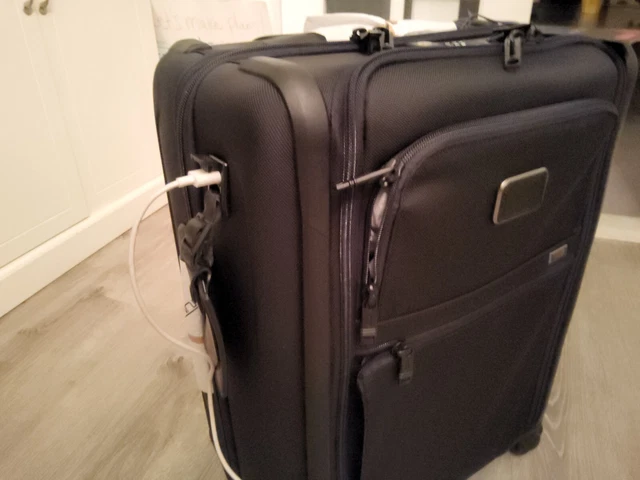 Tumi Continental Expandable 4 Wheeled Carry-On - Black Style 117162-1041 19